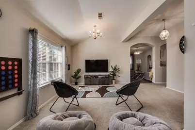 2732 Excalibur Drive, Grand Prairie, TX 75052 - Photo 5