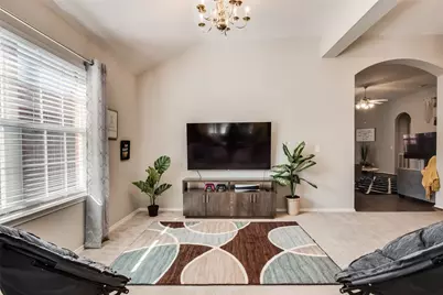 2732 Excalibur Drive, Grand Prairie, TX 75052 - Photo 11