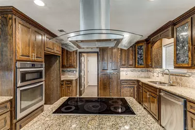 8725 Hidden Hill Drive, Fort Worth, TX 76179 - Photo 9