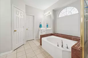 312 Foxglove Ct, Grand Prairie, TX 75052 - Photo 19