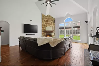 3048 Larreta, Grand Prairie, TX 75054 - Photo 9