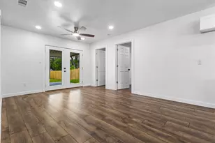 2006 Ridgeway St, Arlington, TX 76010 - Photo 9
