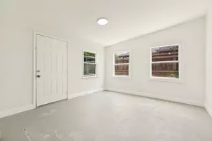 6427 Howard Ave, Dallas, TX 75227 - Photo 23