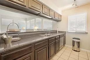 1109 Calico Ln, Arlington, TX 76011 - Photo 29