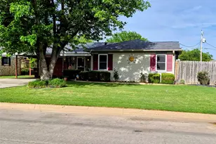 191 Hampton St, Graham, TX 76450 - Photo 1