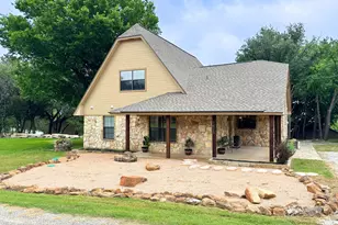 1425 Blackhawk Cir, Granbury, TX 76048 - Photo 3