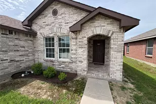 5801 Mountain Bluff Dr, Fort Worth, TX 76179 - Photo 1