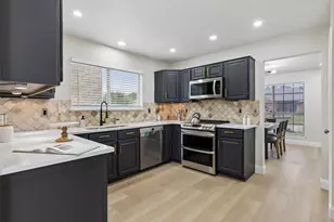 2069 Cameo Dr, Lewisville, TX 75067 - Photo 9