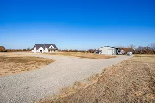 8140 Lavender Rd, Springtown, TX 76082 - Photo 5