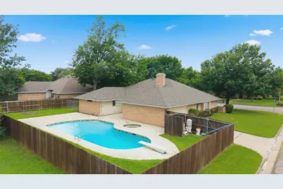 10501 Oak Creek Drive, Greenville, TX 75402 - Photo 37