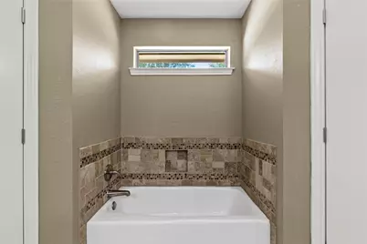 10501 Oak Creek Drive, Greenville, TX 75402 - Photo 23
