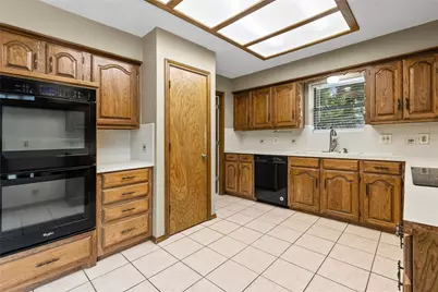 10501 Oak Creek Drive, Greenville, TX 75402 - Photo 11