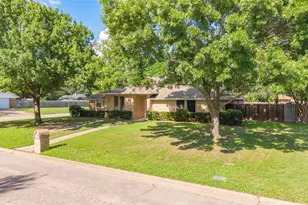 10501 Oak Creek Dr, Greenville, TX 75402 - Photo 3