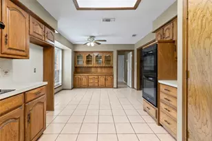 10501 Oak Creek Dr, Greenville, TX 75402 - Photo 13