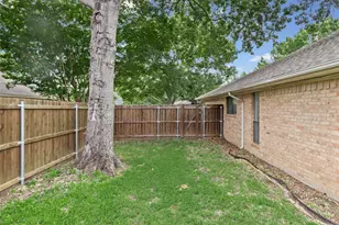 10501 Oak Creek Dr, Greenville, TX 75402 - Photo 39