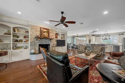 810 Forest Oaks Circle, Woodway, TX 76712 - Photo 9