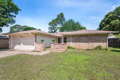 910 Cherry Laurel Lane, Arlington, TX 76012 - Photo 3