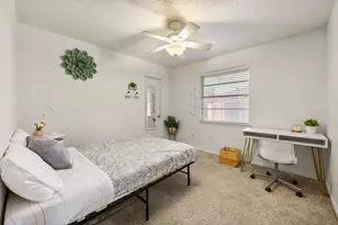 910 Cherry Laurel Ln, Arlington, TX 76012 - Photo 19