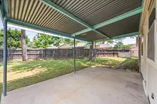 910 Cherry Laurel Ln, Arlington, TX 76012 - Photo 25