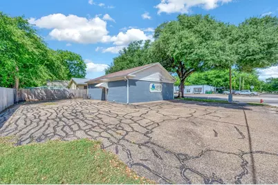 706 W 5th Street, Clifton, TX 76634 - Photo 21