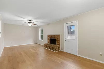 2113 Fleur De Lis Court, Arlington, TX 76012 - Photo 3