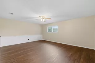 2113 Fleur De Lis Ct, Arlington, TX 76012 - Photo 9