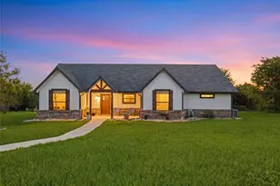 1026 Julia Ct, Rio Vista, TX 76093 - Photo 1