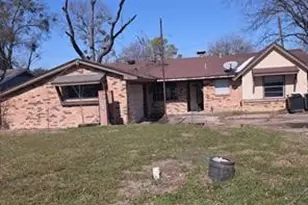 2404 Beverly Dr, Greenville, TX 75402 - Photo 1