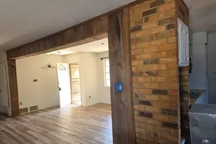 2404 Beverly Dr, Greenville, TX 75402 - Photo 9