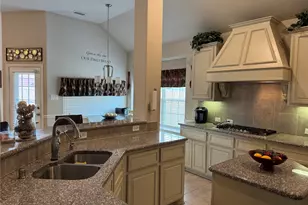 1748 River Run Dr, DeSoto, TX 75115 - Photo 11
