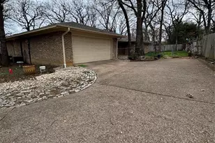 2108 Edgewood Ct, Arlington, TX 76013 - Photo 5