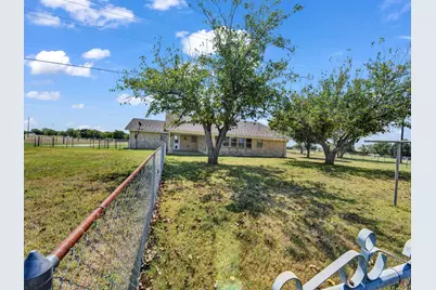 5108 Woodard Avenue, Cleburne, TX 76033 - Photo 29