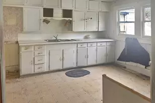 305 N 3rd St, Coolidge, TX 76693 - Photo 3