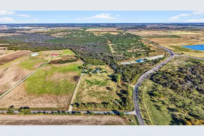 120 Vaughan Ln, Tioga, TX 76271 - Photo 15