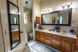 6852 Megan Ln, North Richland Hills, TX 76182 - Photo 17
