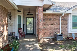 6852 Megan Ln, North Richland Hills, TX 76182 - Photo 3