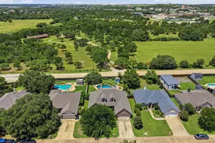 107 Clyde Dr, Aledo, TX 76008 - Photo 3