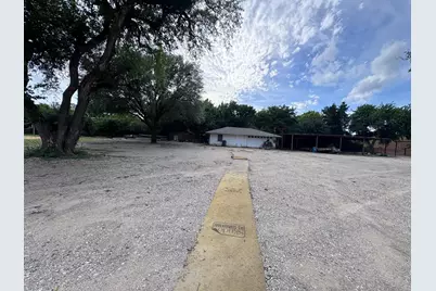725 Hilltop Circle, DeSoto, TX 75115 - Photo 11