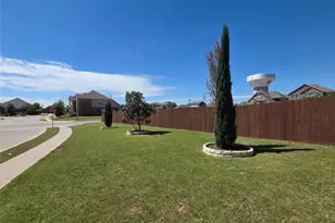 2016 Milano Ln, Lewisville, TX 75077 - Photo 5