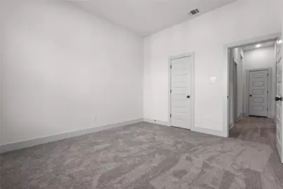 617 N Dwight Avenue, Dallas, TX 75211 - Photo 21