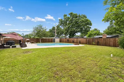 404 Glenwood Terrace, Hurst, TX 76053 - Photo 21