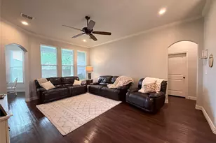 718 E Walcott St, Pilot Point, TX 76258 - Photo 3