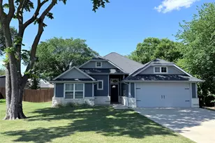 718 E Walcott St, Pilot Point, TX 76258 - Photo 1