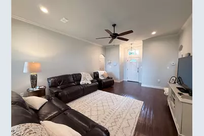 718 E Walcott Street, Pilot Point, TX 76258 - Photo 5