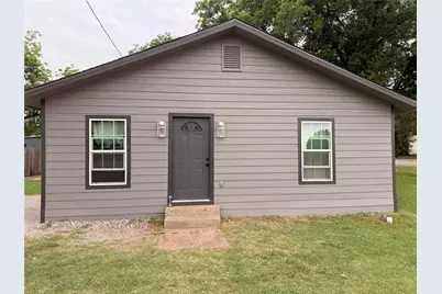 510 N Pacific Avenue, Iowa Park, TX 76367 - Photo 1