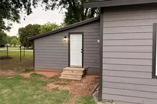 510 N Pacific Ave, Iowa Park, TX 76367 - Photo 5