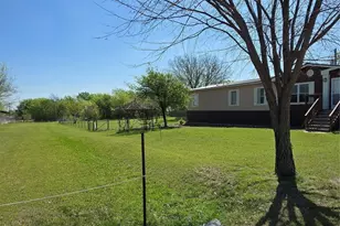 119 Enchanted Lakes Dr, Azle, TX 76020 - Photo 7