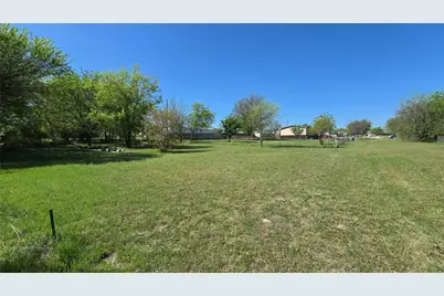 119 Enchanted Lakes Drive, Azle, TX 76020 - Photo 11