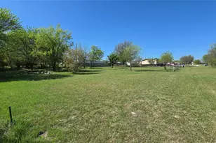 119 Enchanted Lakes Dr, Azle, TX 76020 - Photo 11