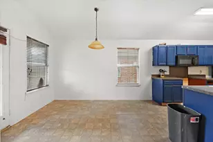 2830 Colt Ln, Dallas, TX 75237 - Photo 7